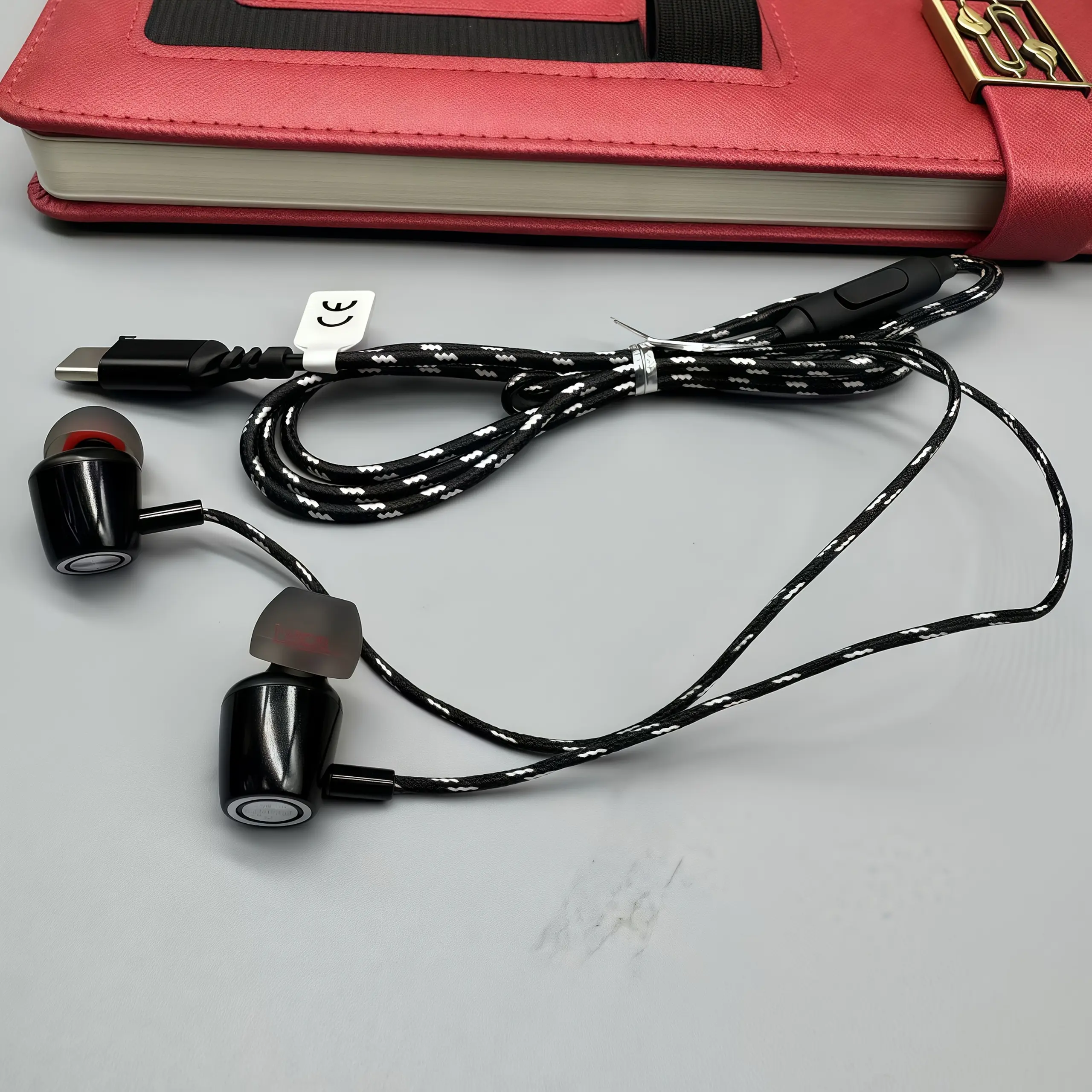 Premium Design Metal Ear Shell USB-C Hi-Fi Stereo Headphones with Microphone and Call Control, Compatible with Samsung Galaxy S24/S23/S22/S21 Ultra/A53/A52/A34/A54/Note 20 & iPhone 17 Pro Max/17 Pro/17 Air/17/16 Pro Max/16 Pro/16/15 Pro Max/15 Pro/15 (Battery Not Included), Handsfree Calling, Multimedia Headphones, Stylish Earbuds, Sleek Design, Lightweight Construction, Durable Build, Noisefree Calls, Stereo Earbuds, Gamers, Smartphone Users